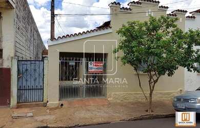 Imagem: A casa possui 2 Dormitórios, 1 Banheiro, 1 Vaga na garagem