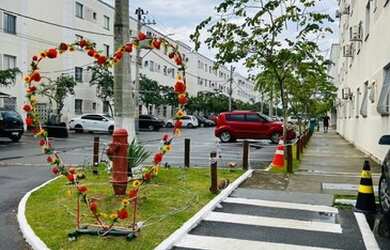 Imagem: O apartamento possui 2 Dormitórios, 1 Banheiro, 1 Vaga na garagem