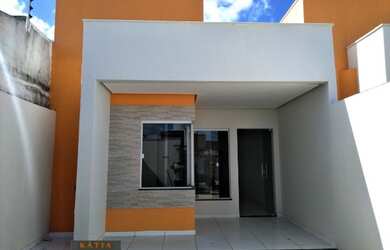 Imagem: A casa possui 2 Dormitórios, 2 Banheiros e 2 Vagas na garagem