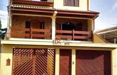 Imagem: A casa possui 3 Dormitórios, 2 Banheiros, 253m² de Área e