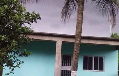 Imagem: A casa possui 3 Dormitórios, 2 Banheiros, 3 Vagas na garagem