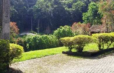 Imagem: O terreno possui 525m² de Área e está localizado em Visconde