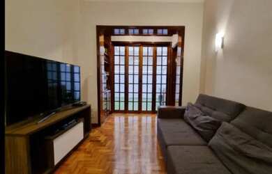 Imagem: A casa possui 2 Dormitórios, 2 Banheiros, 1 Vaga na garagem