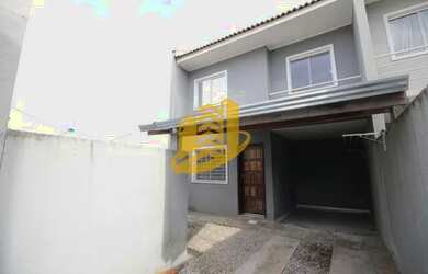 Imagem: A casa possui 3 Dormitórios, 2 Banheiros, 3 Vagas na garagem