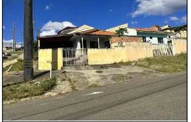 Imagem: A casa possui 3 Dormitórios, 1 Banheiro, 154m² de Área e