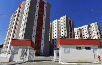 Imagem: O apartamento possui 2 Dormitórios, 1 Banheiro, 1 Vaga na garagem