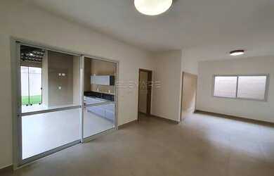 Imagem: A casa em condomínio possui 3 Dormitórios, 4 Banheiros, 2