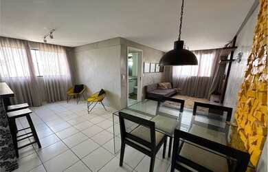 Imagem: O apartamento possui 1 Dormitório, 1 Banheiro, 1 Vaga na garagem