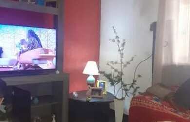 Imagem: A casa possui 2 Dormitórios, 2 Banheiros, 1 Vaga na garagem