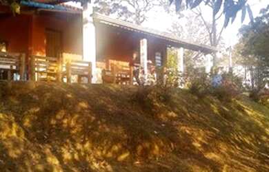 Imagem: A casa possui 3 Dormitórios, 2 Banheiros, 5 Vagas na garagem