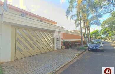 Imagem: O depósito possui 5 Vagas na garagem, 364m² de Área e está