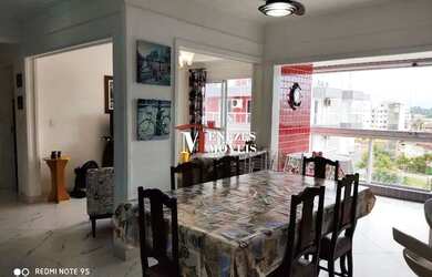 Imagem: O apartamento possui 4 Dormitórios, 3 Banheiros, 3 Vagas na