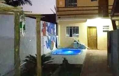 Imagem: A casa possui 4 Dormitórios, 4 Banheiros, 1 Vaga na garagem