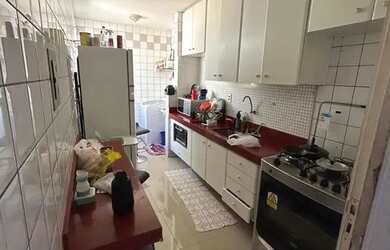 Imagem: O apartamento possui 3 Dormitórios, 1 Banheiro, 1 Vaga na garagem