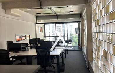 Imagem: O depósito possui 1 Vaga na garagem e 47m² de Área e está