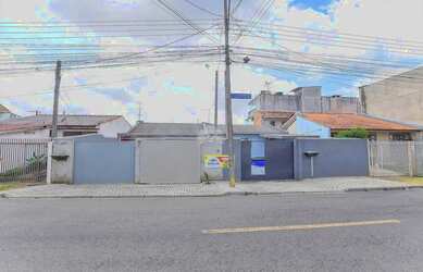 Imagem: A casa possui 2 Dormitórios, 1 Banheiro, 3 Vagas na garagem