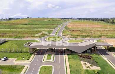 Imagem: O terreno possui 378m² de Área e está localizado em Senador