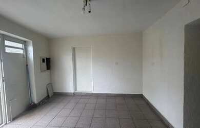 Imagem: O depósito possui 70m² de Área e está localizado em Vila