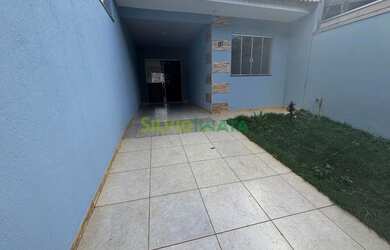 Imagem: A casa possui 2 Dormitórios, 1 Banheiro, 1 Vaga na garagem