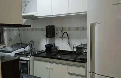 Imagem: O apartamento possui 3 Dormitórios, 1 Banheiro, 1 Vaga na garagem