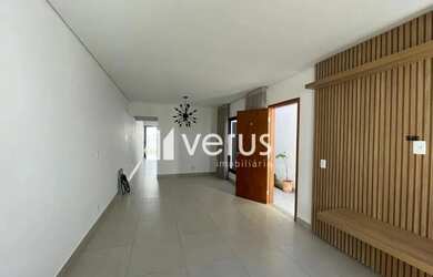 Imagem: A casa possui 3 Dormitórios, 2 Banheiros, 1 Vaga na garagem