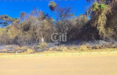 Imagem: O terreno possui 527m² de Área e está localizado em Amadeus