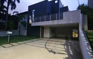 Imagem: A casa em condomínio possui 3 Dormitórios, 3 Banheiros e 2