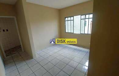 Imagem: O apartamento possui 3 Dormitórios, 1 Banheiro, 2 Vagas na