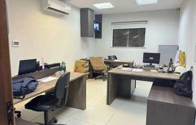 Imagem 7: Galpão com 12 salas e vestiario- 420m2 Bonsucesso