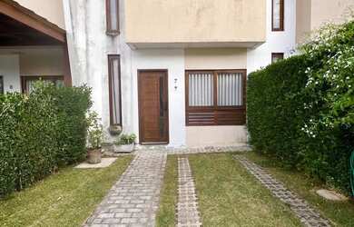 Imagem: A casa em condomínio possui 2 Dormitórios, 3 Banheiros, 2