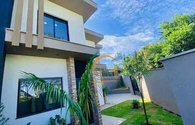 Imagem: A casa possui 2 Dormitórios, 3 Banheiros, 2 Vagas na garagem