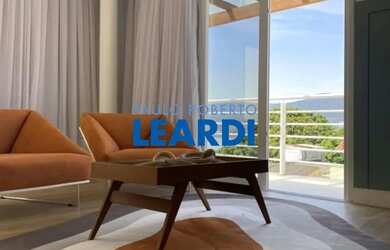 Imagem: A casa possui 3 Dormitórios, 5 Banheiros, 5 Vagas na garagem