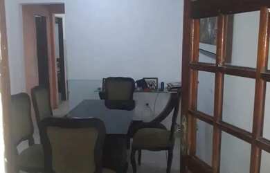 Imagem: A casa possui 3 Dormitórios, 4 Banheiros, 2 Vagas na garagem