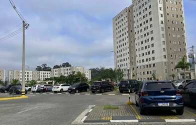 Imagem: O apartamento possui 2 Dormitórios, 1 Banheiro, 1 Vaga na garagem