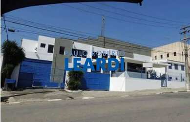 Imagem: O depósito possui 5 Vagas na garagem, 3.432m² de Área e