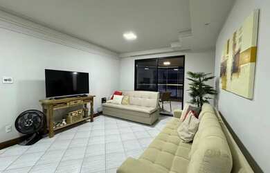 Imagem: O apartamento possui 3 Dormitórios, 1 Banheiro, 1 Vaga na garagem