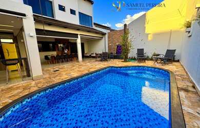 Imagem: A casa possui 3 Dormitórios, 4 Banheiros, 4 Vagas na garagem