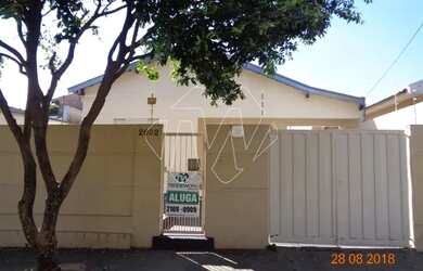 Imagem: A casa possui 2 Dormitórios, 1 Banheiro, 1 Vaga na garagem