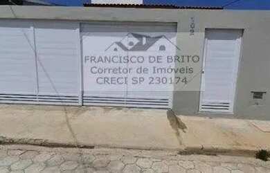 Imagem: A casa possui 2 Dormitórios, 1 Banheiro, 2 Vagas na garagem