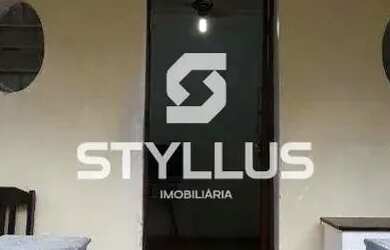 Imagem: A casa possui 4 Dormitórios, 2 Banheiros, 1 Vaga na garagem