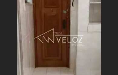 Imagem: O apartamento possui 2 Dormitórios, 2 Banheiros, 64m² de Área