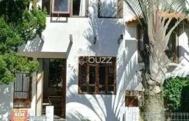 Imagem: A casa possui 4 Dormitórios, 4 Banheiros, 3 Vagas na garagem