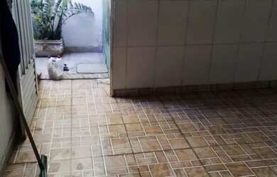 Imagem: A casa possui 1 Dormitório e 1 Banheiro e está localizado