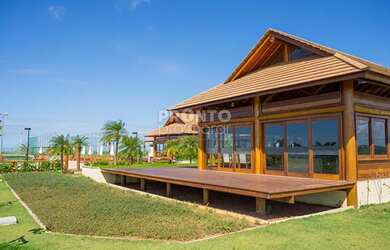 Imagem: A casa em condomínio possui 5 Dormitórios, 2 Banheiros, 4