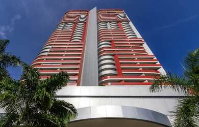 Imagem: O apartamento possui 1 Dormitório, 1 Banheiro, 1 Vaga na garagem