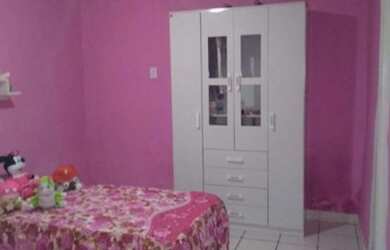 Imagem: A casa possui 5 Dormitórios, 4 Banheiros, 3 Vagas na garagem