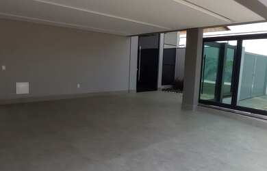 Imagem: A casa em condomínio possui 5 Dormitórios, 5 Banheiros, 5