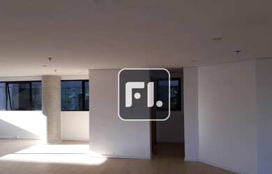 Imagem: O depósito para alugar possui 2 Vagas na garagem e 84m² de