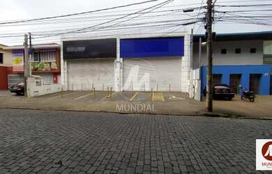 Imagem: O depósito possui 5 Vagas na garagem, 595m² de Área e está