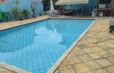 Imagem: A casa possui 2 Dormitórios, 4 Banheiros, 2 Vagas na garagem